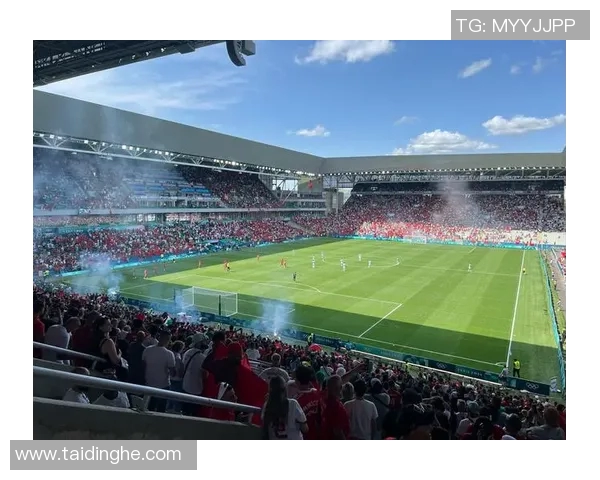 推特热议足球明星精选壁纸合集尽享球场激情与明星魅力 推特热议足球明星精选壁纸合集尽享球场激情与明星魅力