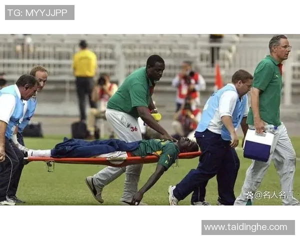 足球球星救球撞裆事件引发热议精彩瞬间令人捧腹不禁 足球球星救球撞裆事件引发热议精彩瞬间令人捧腹不禁